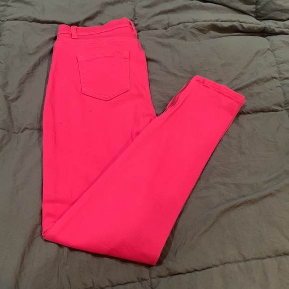 DG2 by Diane Gilman Denim - DG2 Diane Gilman - Pink denim jeans with zipper on legs - Size 2